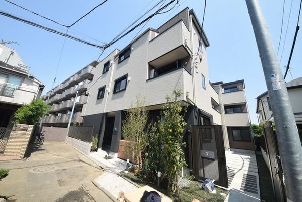 ウェルスクエア千歳烏山の物件外観写真